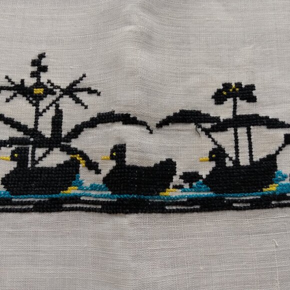 Vintage Linen Tablecloth & Napkins Set Black Cross Stitch Dragon Boat Pagoda - Picture 3 of 16